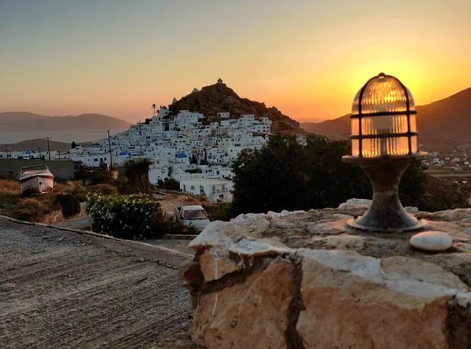 The Fig Tree * イオス島 チョーラ